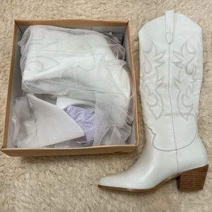 NIB Faux Leather White Western Boots Size 8